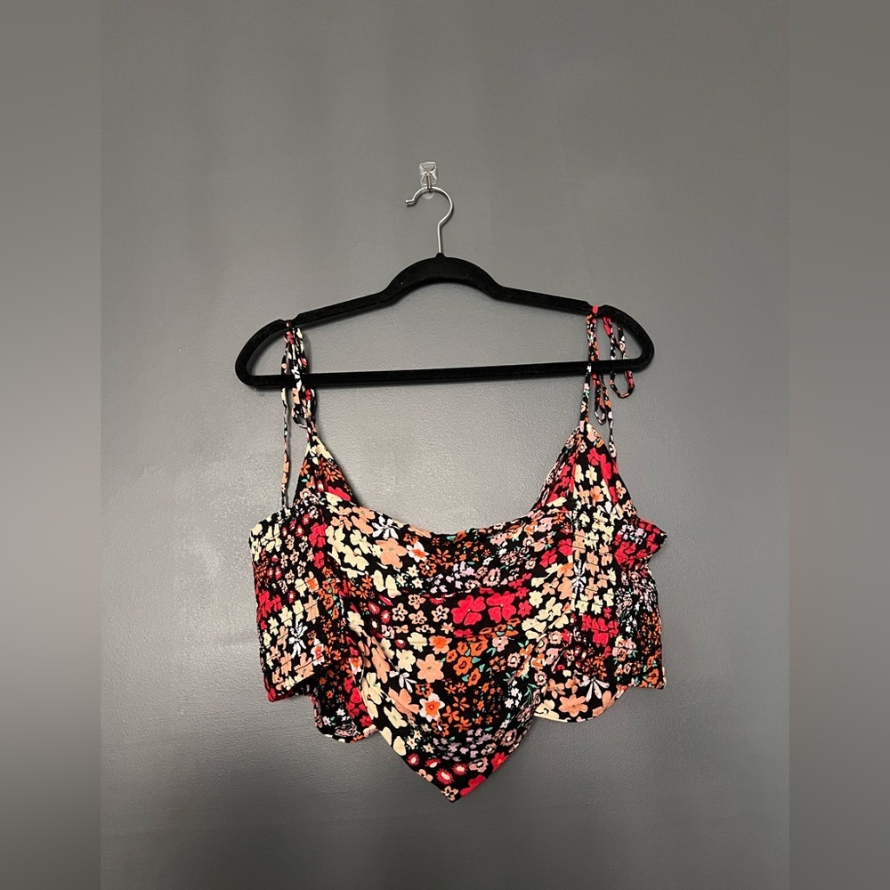 Free People Ava NWOT Reversible
Front Tie Bandana Top - Picture 10 of 13